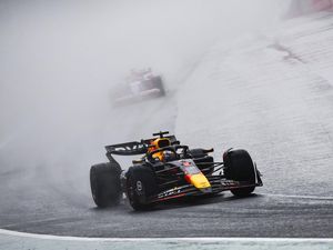 Hasil F1 GP Brasil: Verstappen Juara Usai Start dari Posisi 17 Hasil F1 GP Brasil: Verstappen Juara Usai Start dari Posisi 17