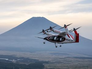 Mobil Terbang Toyota Diuji Coba, Bisa Pangkas Perjalanan 2 Jam Jadi 25 Menit Mobil Terbang Toyota Diuji Coba, Bisa Pangkas Perjalanan 2 Jam Jadi 25 Menit