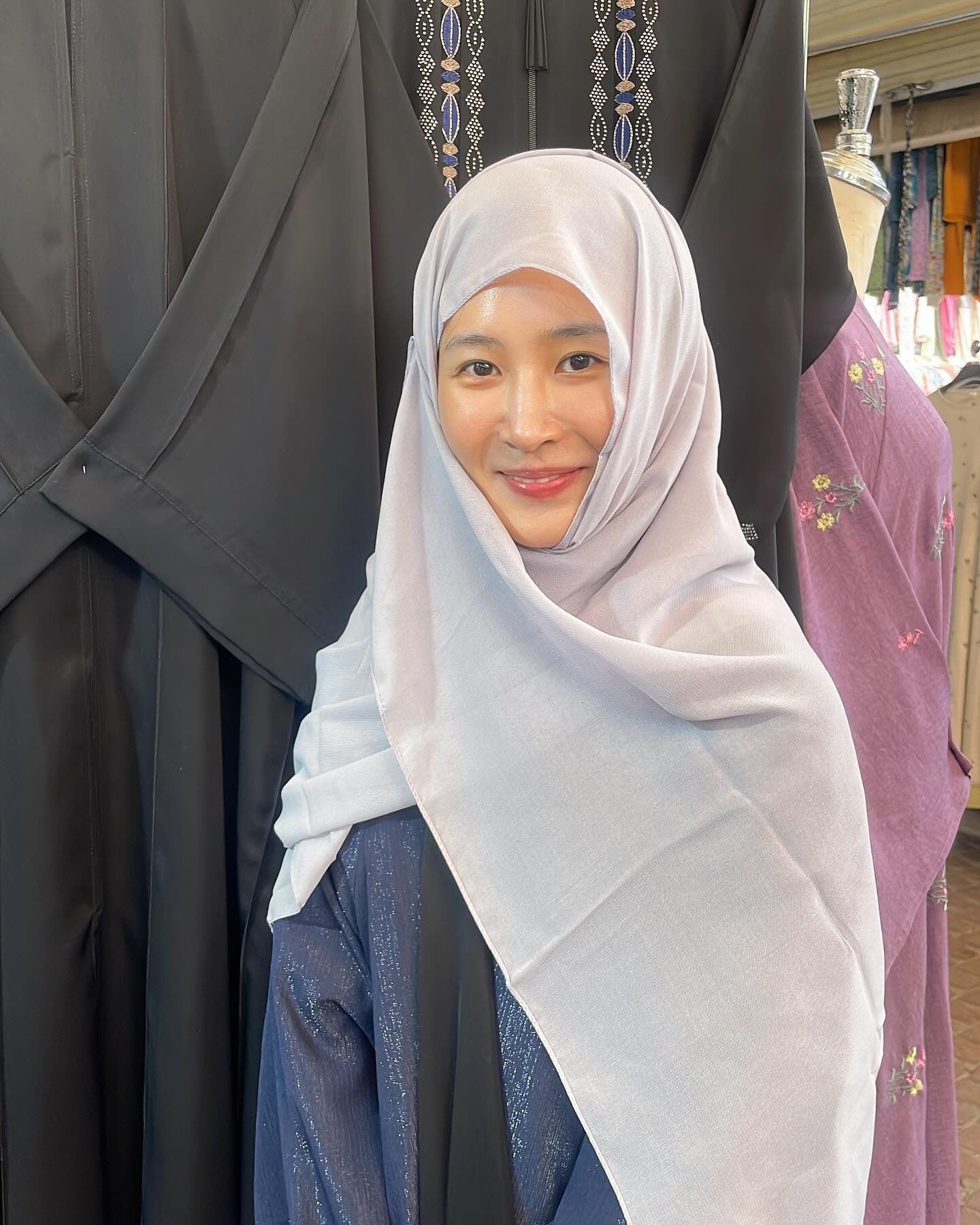 Penampilan Yuri SNSD berhijab di Arab Saudi
