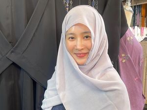 Cantiknya Yuri SNSD Berhijab di Arab Saudi, Netizen: Assalamualaikum Ukhti Cantiknya Yuri SNSD Berhijab di Arab Saudi, Netizen: Assalamualaikum Ukhti