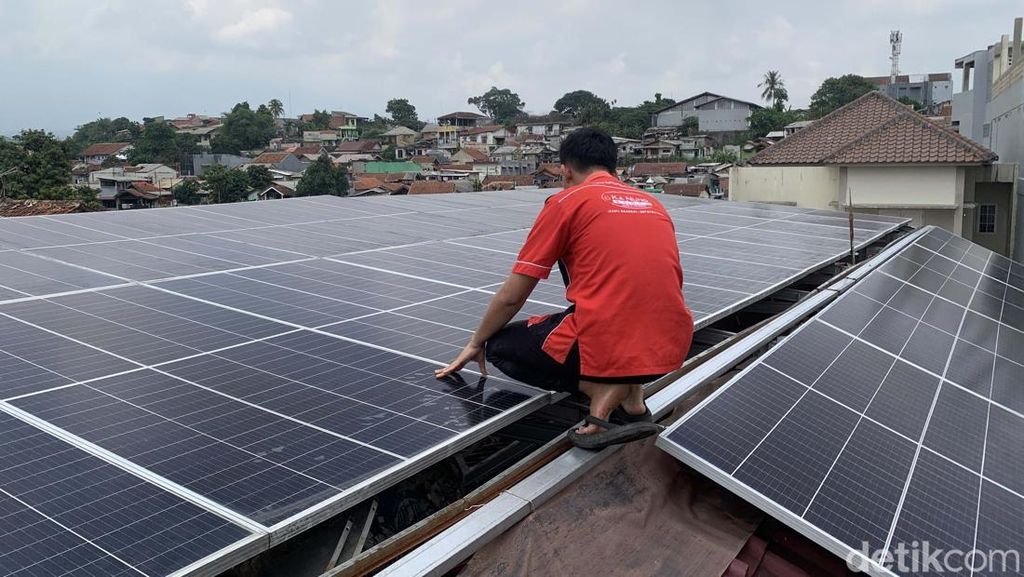 PLTS Atap Jadi Solusi Hemat dan Ramah Lingkungan bagi UMKM PLTS Atap Jadi Solusi Hemat dan Ramah Lingkungan bagi UMKM