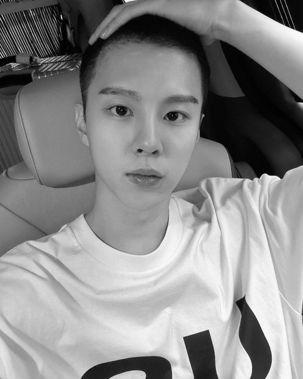 Potret Kim Woo Seok sebelum berangkat wajib militer/ Foto: allkpop.com Potret Kim Woo Seok sebelum berangkat wajib militer