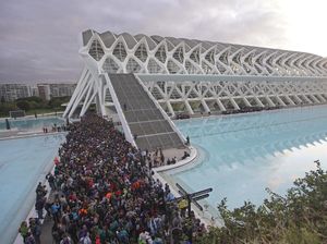 Ribuan Relawan Kumpul di Kota Seni-Sains untuk Bantu Pascabanjir Spanyol