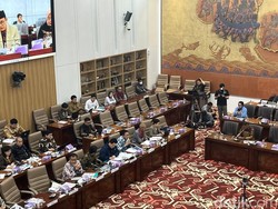 Erick Thohir Tiba-tiba Tinggalkan Rapat Komisi VI DPR RI, Ada Apa?