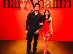 Ratu Sofya Rangkul dan Pegangan Tangan Cornelio Sunny Ratu Sofya Rangkul dan Pegangan Tangan Cornelio Sunny