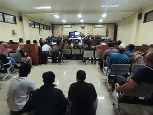 Sidang Korupsi Gus Muhdlor, Kabid BPPD Ngaku Diperas Rp 25 Juta Sidang Korupsi Gus Muhdlor, Kabid BPPD Ngaku Diperas Rp 25 Juta
