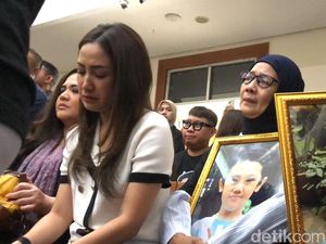 Tamara Tyasmara Menata Emosi Hadiri Sidang Vonis Kasus Pembunuhan Dante Tamara Tyasmara Menata Emosi Hadiri Sidang Vonis Kasus Pembunuhan Dante