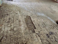 Nggak Bisa Dianggap Sepele, Ini 4 Biang Kerok Lantai Keramik Ambles