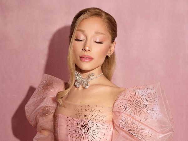 Foto Penampilan Ariana Grande Tanpa Alis, Sebut Alis Gelap Mirip Alien