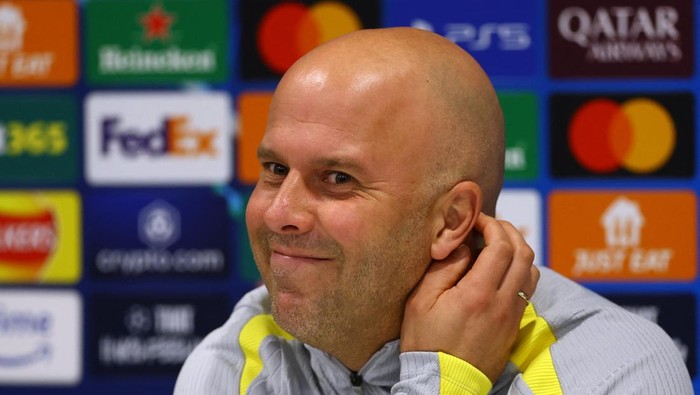 Soccer Football - Champions League - Liverpool Press Conference - Anfield, Liverpool, Britain - November 4, 2024 Liverpool manager Arne Slot during the press conference REUTERS/Molly Darlington