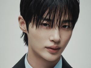 Gantengnya Byeon Woo Seok Jadi Brand Ambassador Terbaru Prada Gantengnya Byeon Woo Seok Jadi Brand Ambassador Terbaru Prada