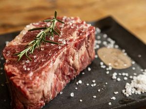 5 Makanan Ini Lebih Enak Jika Ditaburi Garam Sebelum Dipanggang 5 Makanan Ini Lebih Enak Jika Ditaburi Garam Sebelum Dipanggang