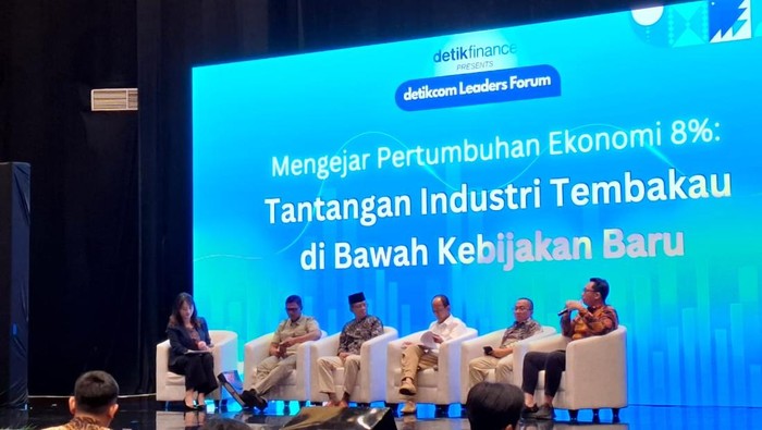 detikcom Leaders Forum Federasi Serikat Pekerja Rokok Tembakau Makanan dan Minuman Serikat Pekerja Seluruh Indonesia (FPS RTMM SPSI) menganggap hukum tersebut menyebabkan gelombang pemutusan kekerabatan kerja (PHK).