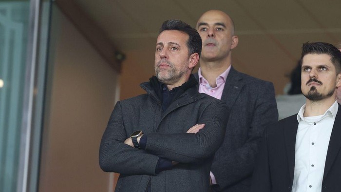 LONDON, ENGLAND - OCTOBER 16: Edu, Eduardo Cesar Daud Gaspar sporting director of Arsenal watches on from the stands uring the UEFA Womens Champions League match between Arsenal FC and Valerenga at Emirates Stadium on October 16, 2024 in London, England. (Photo by Crystal Pix/MB Media/Getty Images)