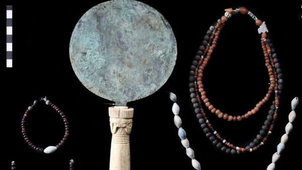 Potret Perhiasan Manik-manik dari Era Mesir Kuno Ditemukan di Makam Luxor