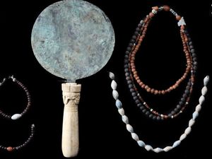 Potret Perhiasan Manik-manik dari Era Mesir Kuno Ditemukan di Makam Luxor