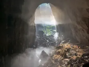 Hang Son Doong, Gua Terbesar Dunia Muat 15 Piramida Giza Hang Son Doong, Gua Terbesar Dunia Muat 15 Piramida Giza