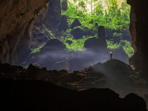 Melongok ke Dalam Gua Terbesar di Dunia Hang Son Doong, Merinding! Melongok ke Dalam Gua Terbesar di Dunia Hang Son Doong, Merinding!