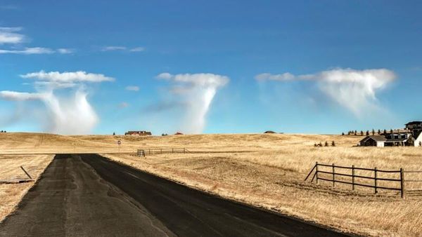Kumpulan Penampakan Virga, Fenomena Hujan Melayang