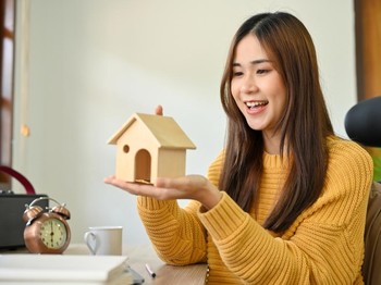 Perempuan Mandiri Beli Rumah Sendiri