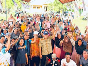 Sarbin Ungkap Warga Ingin Sherly Jadi Gubernur Perempuan Pertama di Malut Sarbin Ungkap Warga Ingin Sherly Jadi Gubernur Perempuan Pertama di Malut