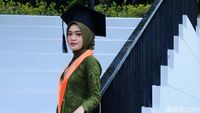 Lapangan Banteng Jadi Spot Foto Wisuda Favorit di Jakarta