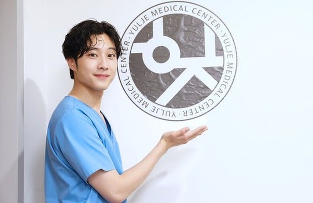 Lee Jong Won di drama Korea Hospital Playlist 2 (2021)/Foto: Instagram @echoglobalgroup