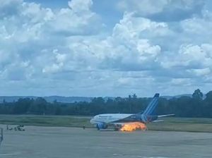 Pesawat Trigana Air Keluarkan Percikkan Api di Bagian Mesin, 4 Penumpang Terluka Pesawat Trigana Air Keluarkan Percikkan Api di Bagian Mesin, 4 Penumpang Terluka