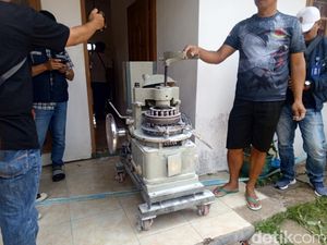 Penampakan Mesin Produksi Jutaan Butir Pil Setan di Sumedang