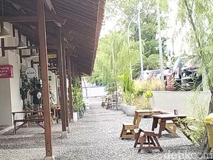 Tak Punya Izin Jual Miras, Kafe Ruang Bahagia di Lokananta Solo Ditutup Tak Punya Izin Jual Miras, Kafe Ruang Bahagia di Lokananta Solo Ditutup
