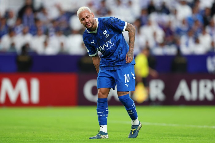 Neymar RIYADH, SAUDI ARABIA - NOVEMBER 04: Neymar of Al-Hilal reacts after an injury during the AFC Champions League Elite match between Al-Hilal and Esteghlal at Kingdom Arena on November 04, 2024 in Riyadh, Saudi Arabia. (Photo by Yasser Bakhsh/Getty Images)