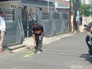 Pemotor Bawa Pisau Tergeletak di Jalanan Tasik, Polisi Turun Tangan
