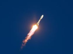 Rekor! Rusia Luncurkan 55 Satelit ke Luar Angkasa, Ada Buatan Iran