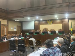 Bantu Pembelian Emas Budi Said, Saksi Ini Akui Terima Dolar-Kijang Innova