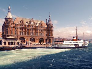 Turki Sulap Dua Stasiun Bersejarah di Istanbul Jadi Ruang Seni dan Budaya Turki Sulap Dua Stasiun Bersejarah di Istanbul Jadi Ruang Seni dan Budaya