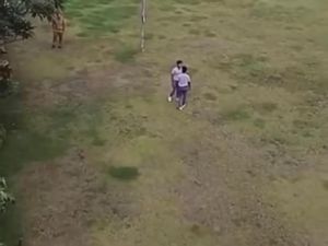 Viral Guru BK Biarkan 2 Siswa SMAN di Bali Berduel, Jenuh Menasihati Viral Guru BK Biarkan 2 Siswa SMAN di Bali Berduel, Jenuh Menasihati
