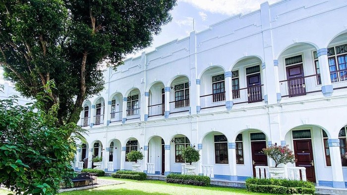 Arsitektur di Hotel Majapahit Surabaya. Arsitektur di Hotel Majapahit Surabaya.