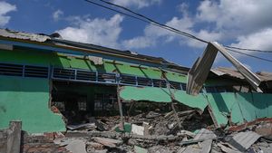 Sekolah Hancur Tertimpa Batu Panas Erupsi Gunung Lewotobi Laki-laki