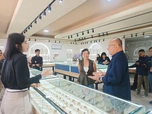Investor Mutiara Hadir di Mandalika, Lamar Pacar Tak Perlu Repot Bawa Cincin Investor Mutiara Hadir di Mandalika, Lamar Pacar Tak Perlu Repot Bawa Cincin