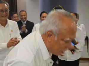 Momen Ulang Tahun Basuki Dirayakan di Kantor Lama