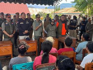 Pemda Diminta Relokasi Ribuan Warga dari Zona Merah Gunung Lewotobi Laki-laki Pemda Diminta Relokasi Ribuan Warga dari Zona Merah Gunung Lewotobi Laki-laki