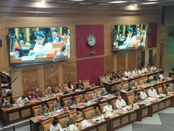 Di Hadapan Menteri-Wamen, Legislator PD Heran Anak SMA Tak Bisa Baca