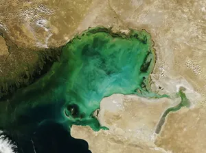 Potret Danau Terbesar di Bumi Menyusut dengan Cepat, Mungkin Mengering Selamanya Potret Danau Terbesar di Bumi Menyusut dengan Cepat, Mungkin Mengering Selamanya