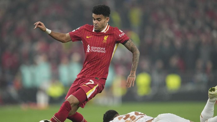 Liverpool, Luis Diaz Liverpools Luis Diaz, center, celebrates with teammates at the end of the Champions League opening phase soccer match between Liverpool and Bayer Leverkusen at Anfield in Liverpool, England, Tuesday, Nov. 5, 2024. (AP Photo/Jon Super)