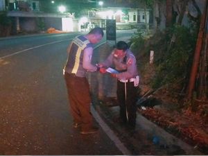 Motor Vs Truk di Jalan Tikungan Pamekasan, Satu Pelajar SMP Tewas Motor Vs Truk di Jalan Tikungan Pamekasan, Satu Pelajar SMP Tewas