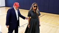 Foto: Melania Trump Pakai Sunglasses Saat Nyoblos, Disebut Melania Palsu