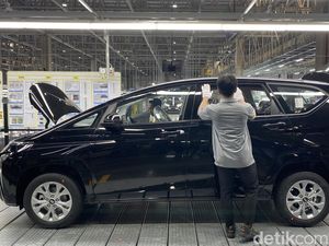 Nasib Produsen Otomotif di Indonesia: Menderita tapi Tak Boleh PHK Nasib Produsen Otomotif di Indonesia: Menderita tapi Tak Boleh PHK