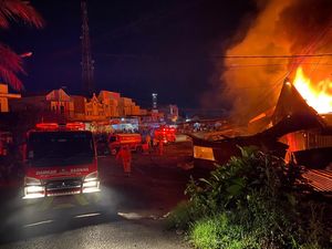 Pasar Dampit Malang Terbakar Hebat, 4 Kios Hangus Dilalap Api