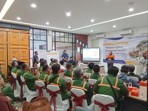 Pelindo Sosialisasikan Safety Awareness di Seluruh Terminal Peti Kemas Pelindo Sosialisasikan Safety Awareness di Seluruh Terminal Peti Kemas