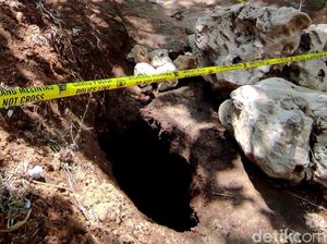 Penampakan Lubang Misterius di Sungai Kaliasat Blitar